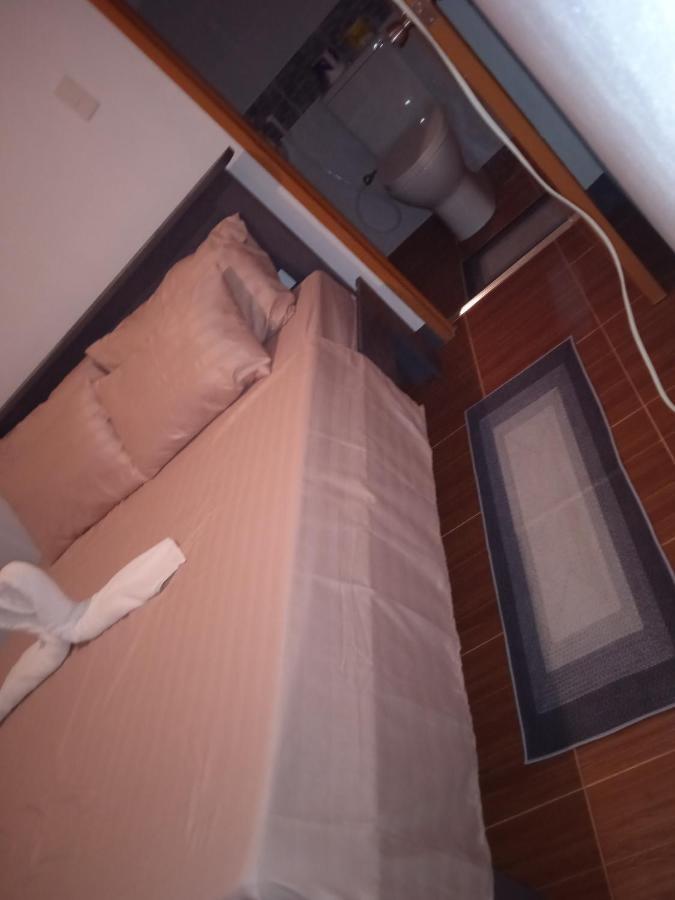 Sarah'S Garden Bnb & Spa Bed & Breakfast Clarin  ภายนอก รูปภาพ