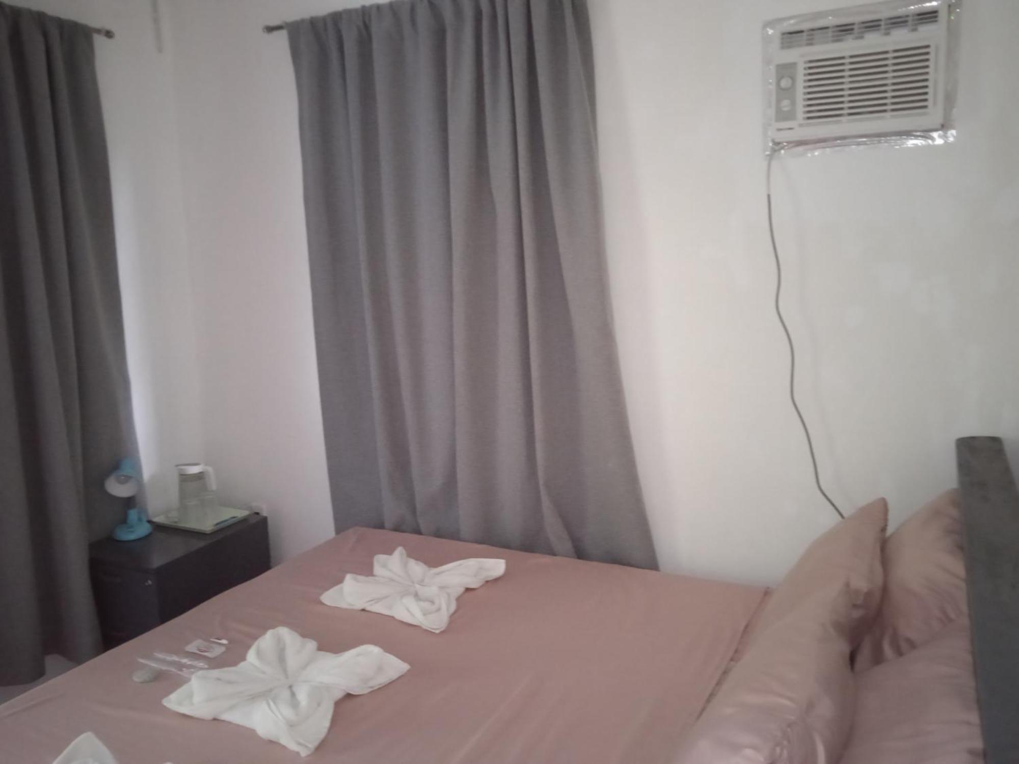 Sarah'S Garden Bnb & Spa Bed & Breakfast Clarin  ภายนอก รูปภาพ