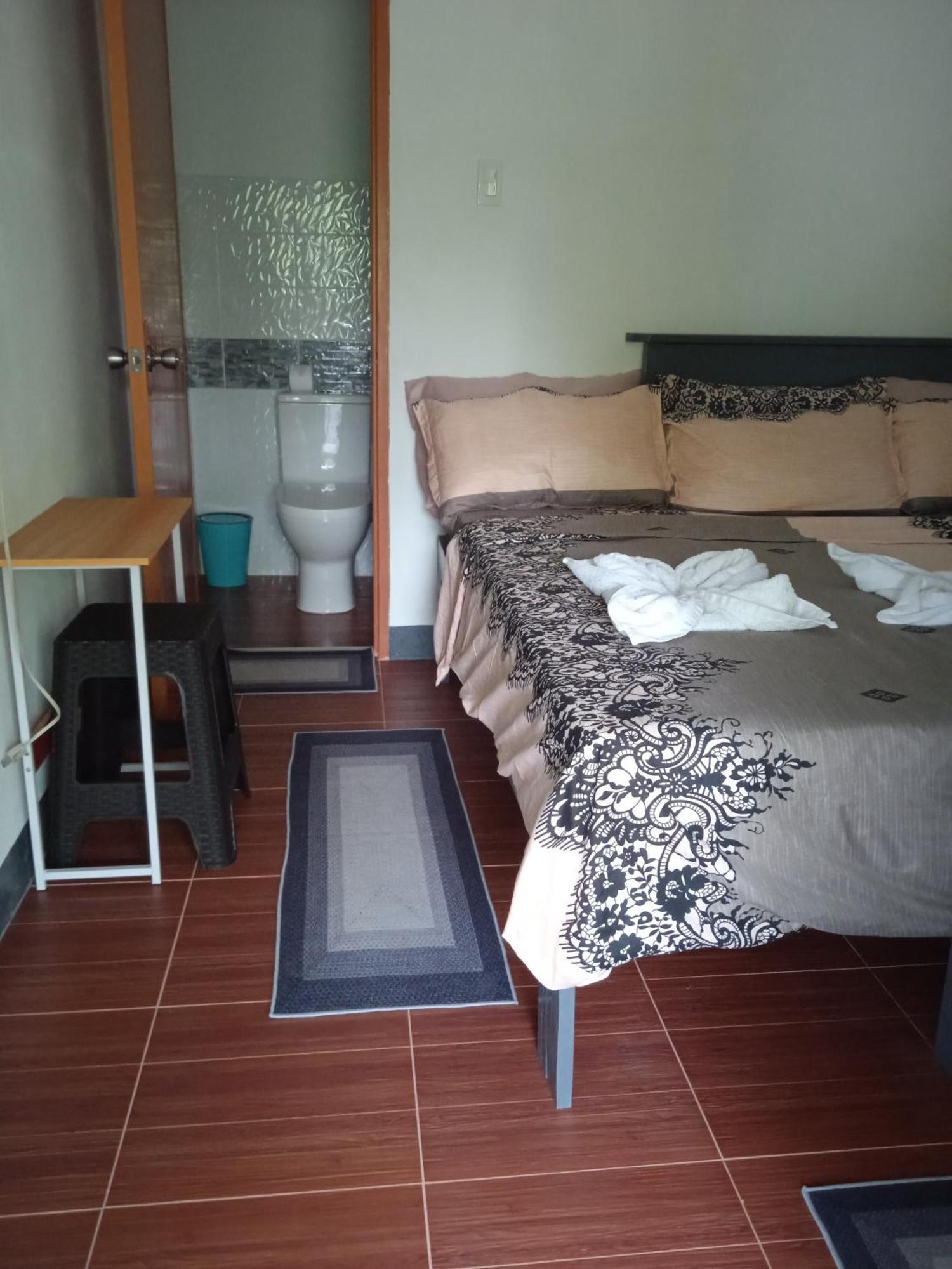 Sarah'S Garden Bnb & Spa Bed & Breakfast Clarin  ห้อง รูปภาพ