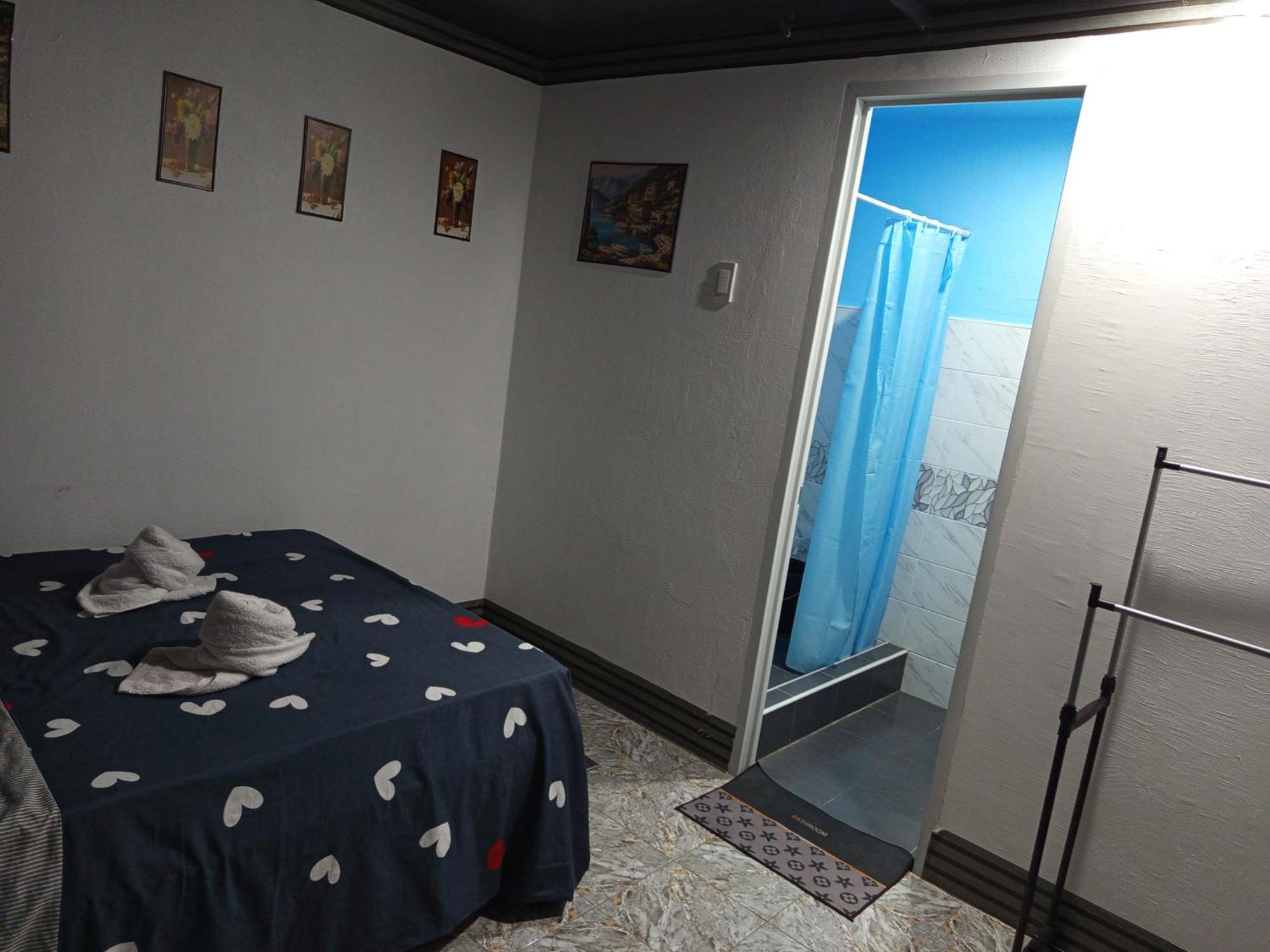 Sarah'S Garden Bnb & Spa Bed & Breakfast Clarin  ภายนอก รูปภาพ